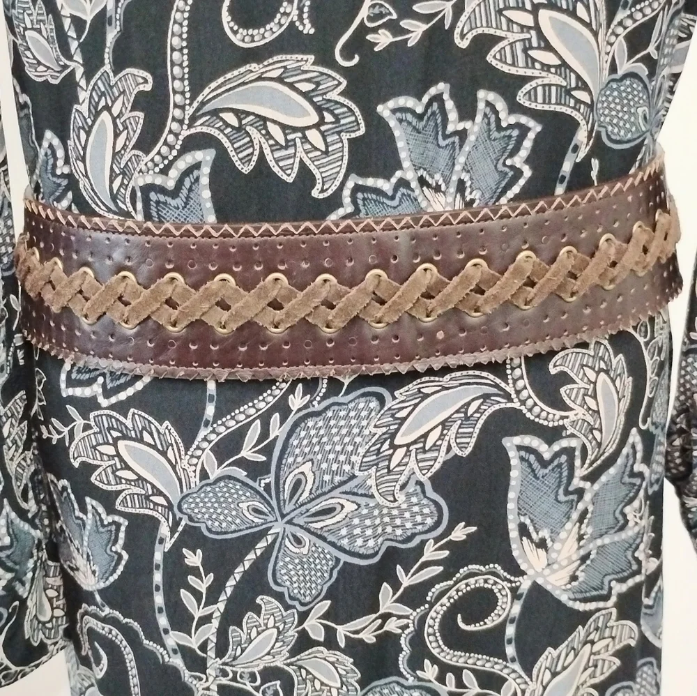 LARGE HYDE COLLECTION LEATHER BELT